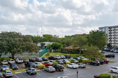 BEAUTIFUL 55+ GATED COMMUNITY! **REMODELED** unit featuring 2 on Inverrary Country Club in Florida - for sale on GolfHomes.com, golf home, golf lot