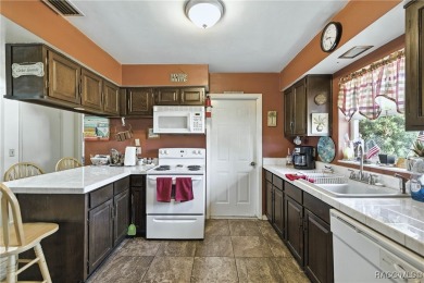 Well-maintained 3BR/2BA Pool home in Citrus Springs with on Citrus Springs Country Club in Florida - for sale on GolfHomes.com, golf home, golf lot