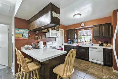 Well-maintained 3BR/2BA Pool home in Citrus Springs with on Citrus Springs Country Club in Florida - for sale on GolfHomes.com, golf home, golf lot