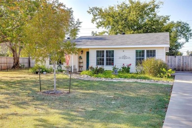 *Seller offering $5000 towards closing costs or HOA transfer on De Cordova Bend Country Club in Texas - for sale on GolfHomes.com, golf home, golf lot