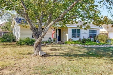 *Seller offering $5000 towards closing costs or HOA transfer on De Cordova Bend Country Club in Texas - for sale on GolfHomes.com, golf home, golf lot