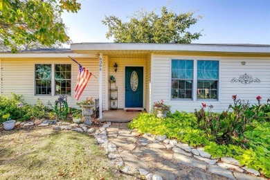 *Seller offering $5000 towards closing costs or HOA transfer on De Cordova Bend Country Club in Texas - for sale on GolfHomes.com, golf home, golf lot