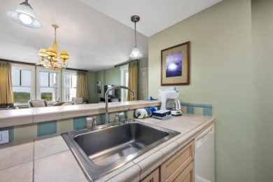 WELCOME TO THE GRAND SANDESTIN! This inviting 1-bedroom on Sandestin Golf and Beach Resort - Raven in Florida - for sale on GolfHomes.com, golf home, golf lot