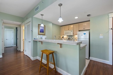 WELCOME TO THE GRAND SANDESTIN! This inviting 1-bedroom on Sandestin Golf and Beach Resort - Raven in Florida - for sale on GolfHomes.com, golf home, golf lot