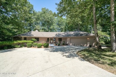 This beautiful three bedroom two bath home in the sought-after on River Run Golf Club in Tennessee - for sale on GolfHomes.com, golf home, golf lot