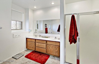 This well maintained 3-bedroom, 2 bathroom, 1,536 sq ft single on StoneRidge Golf Course in Arizona - for sale on GolfHomes.com, golf home, golf lot