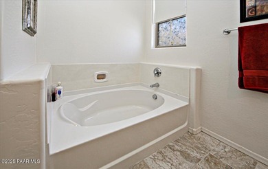 This well maintained 3-bedroom, 2 bathroom, 1,536 sq ft single on StoneRidge Golf Course in Arizona - for sale on GolfHomes.com, golf home, golf lot