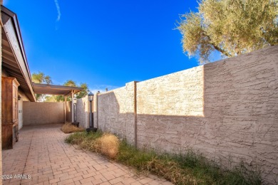This lovely single level town-home is located in the Bellair on Bellaire Golf Club in Arizona - for sale on GolfHomes.com, golf home, golf lot