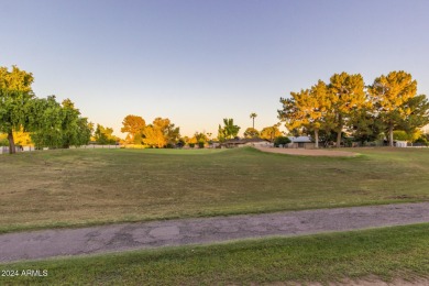 This lovely single level town-home is located in the Bellair on Bellaire Golf Club in Arizona - for sale on GolfHomes.com, golf home, golf lot