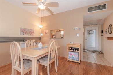 PRICE TO SELL. Beautiful condo, one bedroom, one bathroom condo on  in Florida - for sale on GolfHomes.com, golf home, golf lot