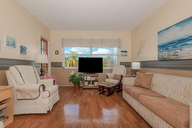 PRICE TO SELL. Beautiful condo, one bedroom, one bathroom condo on  in Florida - for sale on GolfHomes.com, golf home, golf lot