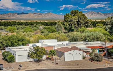 NIce location, all tile floors, no popcorn ceilings. front on Country Club of Green Valley in Arizona - for sale on GolfHomes.com, golf home, golf lot