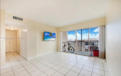 Spacious REMODELED 2 bed and 2 bath unit on the top floor, no on Fontainebleau Golf Course in Florida - for sale on GolfHomes.com, golf home, golf lot