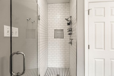 Beautiful home in highly sought-after Osage Falls Estates on Maumelle Golf and Country Club in Arkansas - for sale on GolfHomes.com, golf home, golf lot