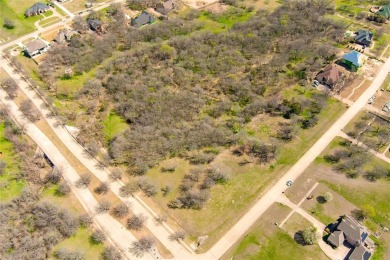 This 1.645 acre lot is nestled in the custom build community of on Tangle Ridge Golf Club in Texas - for sale on GolfHomes.com, golf home, golf lot