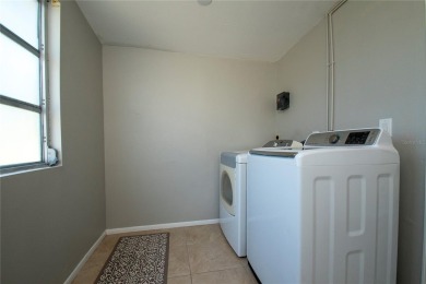 Beautifully remodeled home in Sun City Center! This 2-bedroom on North Lakes Golf Course in Florida - for sale on GolfHomes.com, golf home, golf lot