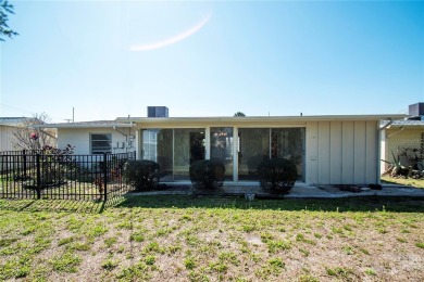 Beautifully remodeled home in Sun City Center! This 2-bedroom on North Lakes Golf Course in Florida - for sale on GolfHomes.com, golf home, golf lot