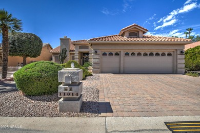 Welcome to this BEAUTIFULLY REFRESHED home located on a on Palo Verde Golf and Country Club in Arizona - for sale on GolfHomes.com, golf home, golf lot