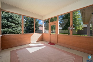 Welcome to this one-owner ranch-style slab-on-grade home in on Prairie Green Golf Course in South Dakota - for sale on GolfHomes.com, golf home, golf lot