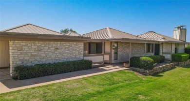 Gorgeous 2 bedroom 2 bath HORSESHOE BAY TOWNHOME - has been on Apple Rock Golf Course - Horseshoe Bay in Texas - for sale on GolfHomes.com, golf home, golf lot
