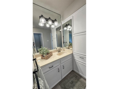Gorgeous 2 bedroom 2 bath HORSESHOE BAY TOWNHOME - has been on Apple Rock Golf Course - Horseshoe Bay in Texas - for sale on GolfHomes.com, golf home, golf lot