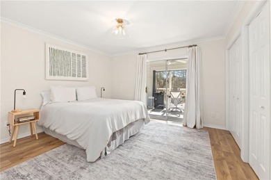 This beautifully updated townhouse overlooking Paradise Valley on Paradise Valley Athletic Club in Arkansas - for sale on GolfHomes.com, golf home, golf lot