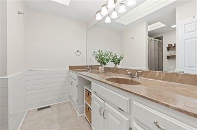 This beautifully updated townhouse overlooking Paradise Valley on Paradise Valley Athletic Club in Arkansas - for sale on GolfHomes.com, golf home, golf lot