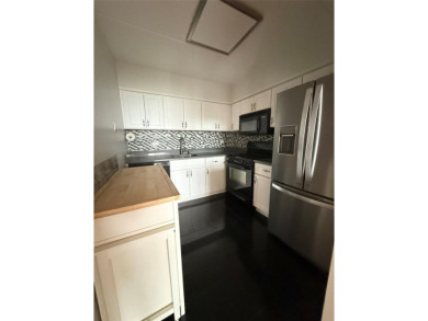 Greencroft Condominium is a prestigious residence in New on Pelham Country Club in New York - for sale on GolfHomes.com, golf home, golf lot