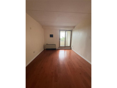 Greencroft Condominium is a prestigious residence in New on Pelham Country Club in New York - for sale on GolfHomes.com, golf home, golf lot