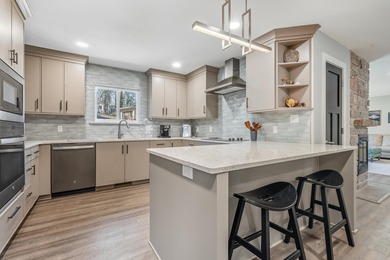 Fully remodeled and move-in ready, this stunning 4 bedroom home on DeSoto Golf Course in Arkansas - for sale on GolfHomes.com, golf home, golf lot