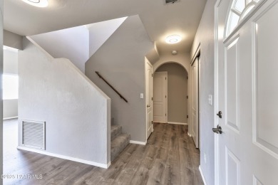 Charming 3-bed, 3-bath home in desirable Prescott Country Club! on Prescott Golf and Country Club in Arizona - for sale on GolfHomes.com, golf home, golf lot