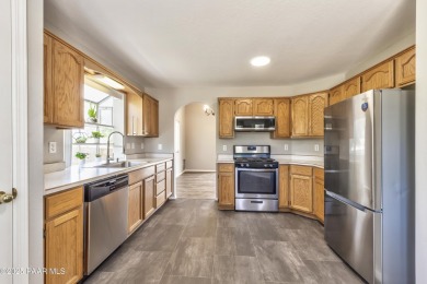 Charming 3-bed, 3-bath home in desirable Prescott Country Club! on Prescott Golf and Country Club in Arizona - for sale on GolfHomes.com, golf home, golf lot