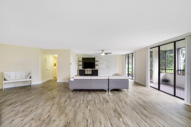 NEW ROOF April 2025  MOTIVATED SELLER! Don't miss this spacious on Fountains Golf and Country Club in Florida - for sale on GolfHomes.com, golf home, golf lot