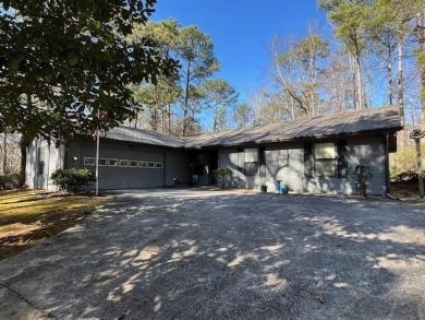 Charming 3-bedroom, 2-bath home in the desirable StillWaters on Stillwaters Golf and Country Club in Alabama - for sale on GolfHomes.com, golf home, golf lot
