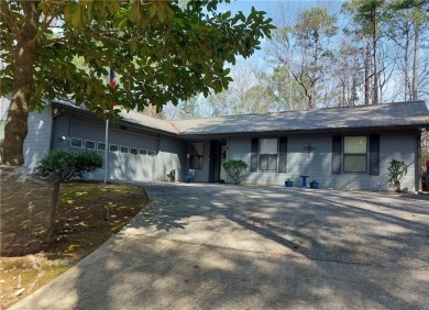 Charming 3-bedroom, 2-bath home in the desirable StillWaters on Stillwaters Golf and Country Club in Alabama - for sale on GolfHomes.com, golf home, golf lot