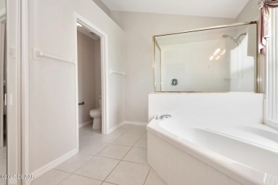 Welcome to this beautifully maintained 3-bedroom, 2-bathroom on The Golf Club At Cypress Head in Florida - for sale on GolfHomes.com, golf home, golf lot