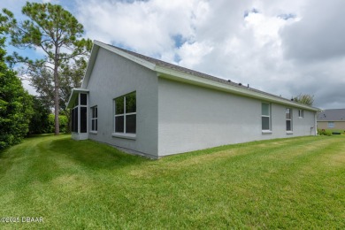 Welcome to this beautifully maintained 3-bedroom, 2-bathroom on The Golf Club At Cypress Head in Florida - for sale on GolfHomes.com, golf home, golf lot