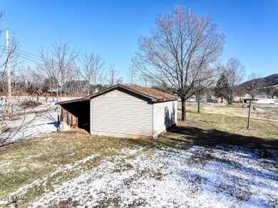 Welcome to 385 Phyllis Drive in beautiful East Tennessee!  Wake on Clinchview Golf and Country Club in Tennessee - for sale on GolfHomes.com, golf home, golf lot