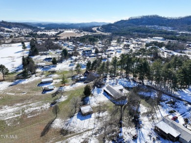 Welcome to 385 Phyllis Drive in beautiful East Tennessee!  Wake on Clinchview Golf and Country Club in Tennessee - for sale on GolfHomes.com, golf home, golf lot