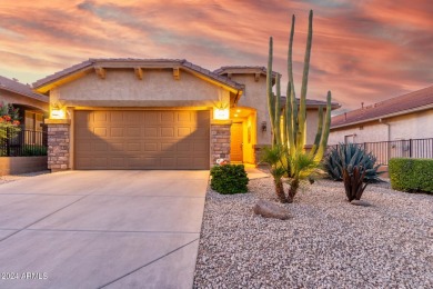 55 plus on the golf course, One of the best golf course and on The Golf Club At Johnson Ranch in Arizona - for sale on GolfHomes.com, golf home, golf lot