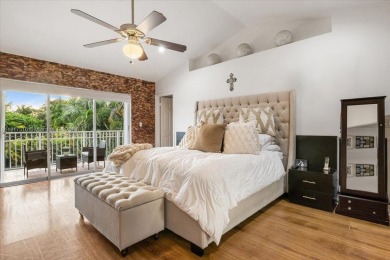 WELCOME TO YOUR DREAM HOME IN THE DESIRABLE DORAL GLEN COMMUNITY on Jim McLean Signature Course in Florida - for sale on GolfHomes.com, golf home, golf lot