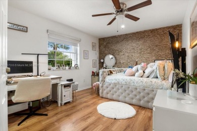 WELCOME TO YOUR DREAM HOME IN THE DESIRABLE DORAL GLEN COMMUNITY on Jim McLean Signature Course in Florida - for sale on GolfHomes.com, golf home, golf lot