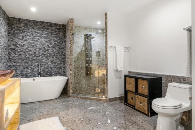 WELCOME TO YOUR DREAM HOME IN THE DESIRABLE DORAL GLEN COMMUNITY on Jim McLean Signature Course in Florida - for sale on GolfHomes.com, golf home, golf lot