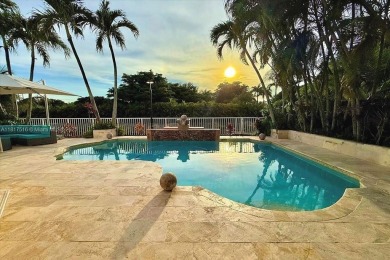 WELCOME TO YOUR DREAM HOME IN THE DESIRABLE DORAL GLEN COMMUNITY on Jim McLean Signature Course in Florida - for sale on GolfHomes.com, golf home, golf lot