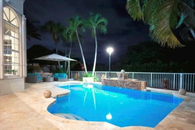 WELCOME TO YOUR DREAM HOME IN THE DESIRABLE DORAL GLEN COMMUNITY on Jim McLean Signature Course in Florida - for sale on GolfHomes.com, golf home, golf lot
