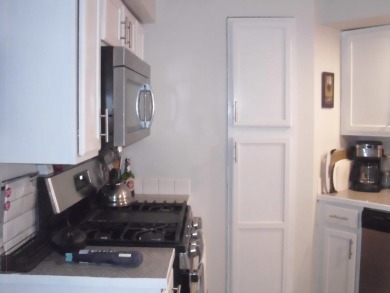 This 1970 Manufactured home is. 2-bedroom 2 bath. Sold turnkey on The Club At Shenandoah Springs in California - for sale on GolfHomes.com, golf home, golf lot