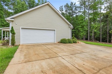 Welcome to this beautiful one-story Stillwaters home, perfectly on Stillwaters Golf and Country Club in Alabama - for sale on GolfHomes.com, golf home, golf lot