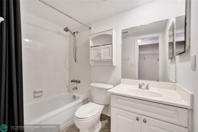 Back on market--no fault of the seller! Buyer's financing fell on Pine Island Ridge Country Club in Florida - for sale on GolfHomes.com, golf home, golf lot