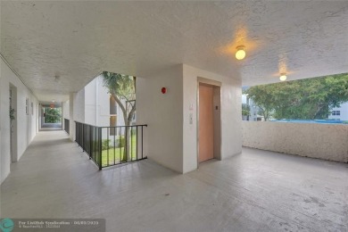 Back on market--no fault of the seller! Buyer's financing fell on Pine Island Ridge Country Club in Florida - for sale on GolfHomes.com, golf home, golf lot