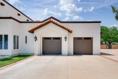 EXPECT TO BE IMPRESSED! GRAND ENTRY! AMAZING LIVING ROOM on Green Tree Country Club in Texas - for sale on GolfHomes.com, golf home, golf lot